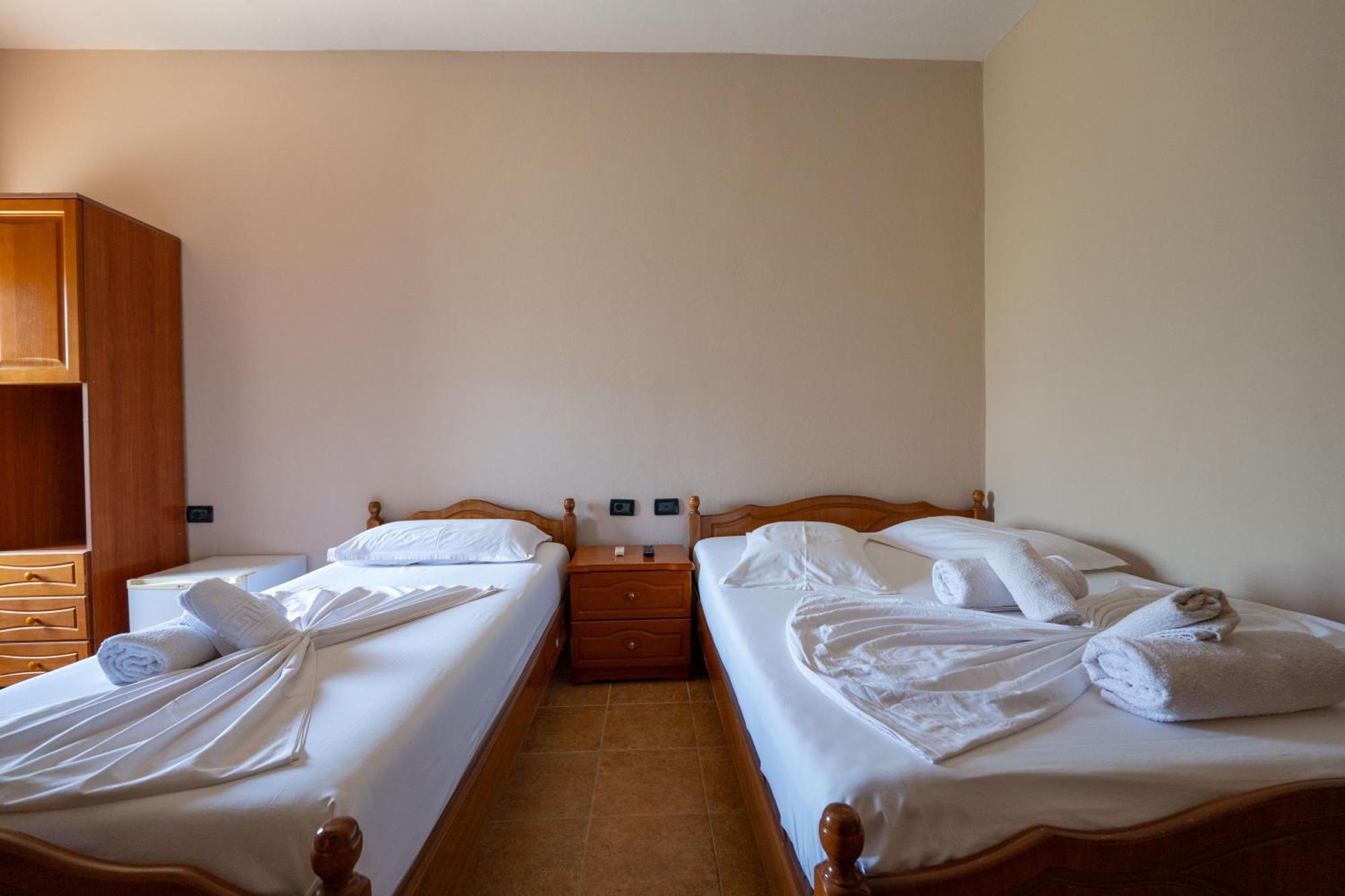 Hotel Nika Радима Экстерьер фото