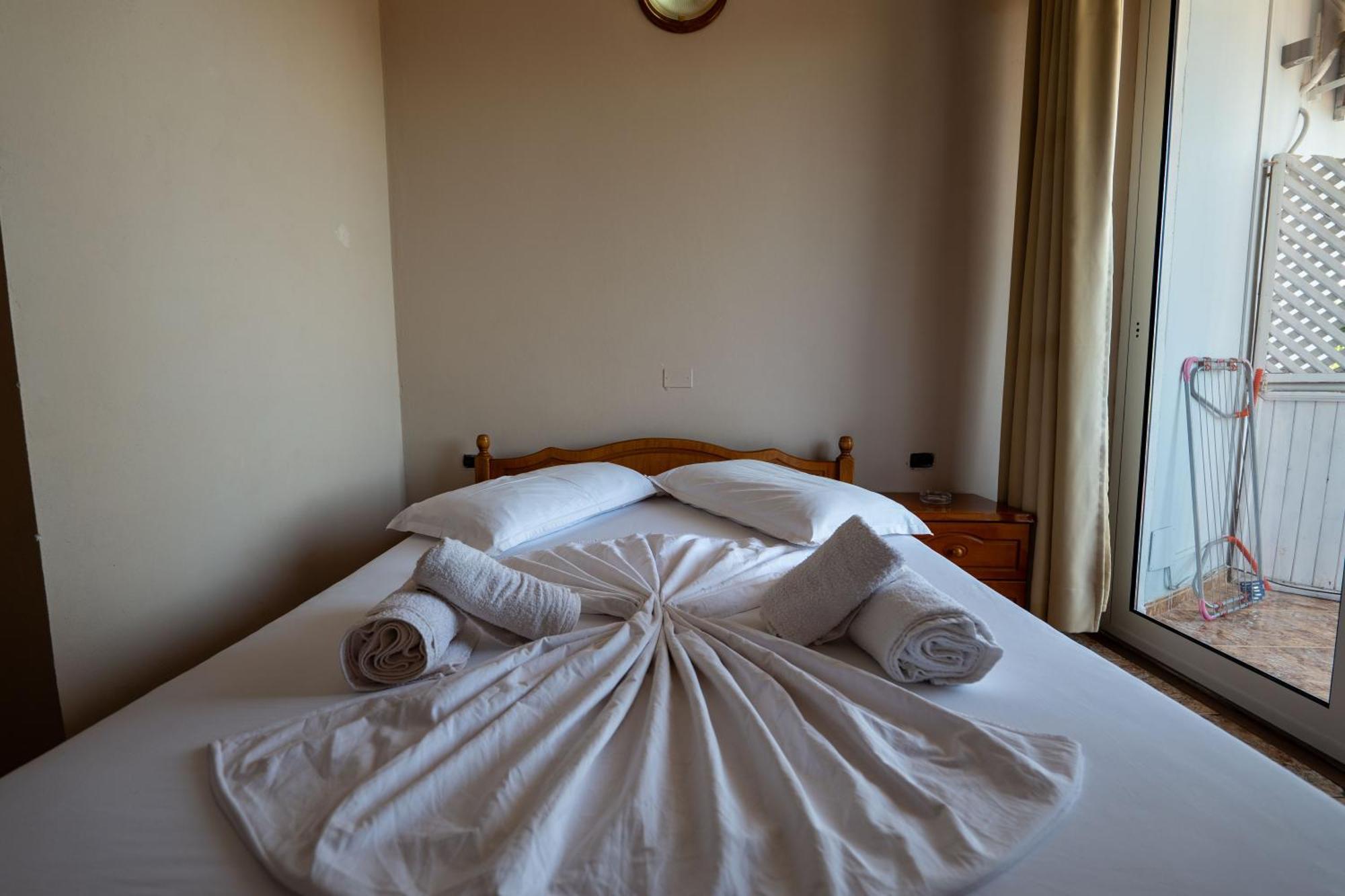 Hotel Nika Радима Экстерьер фото