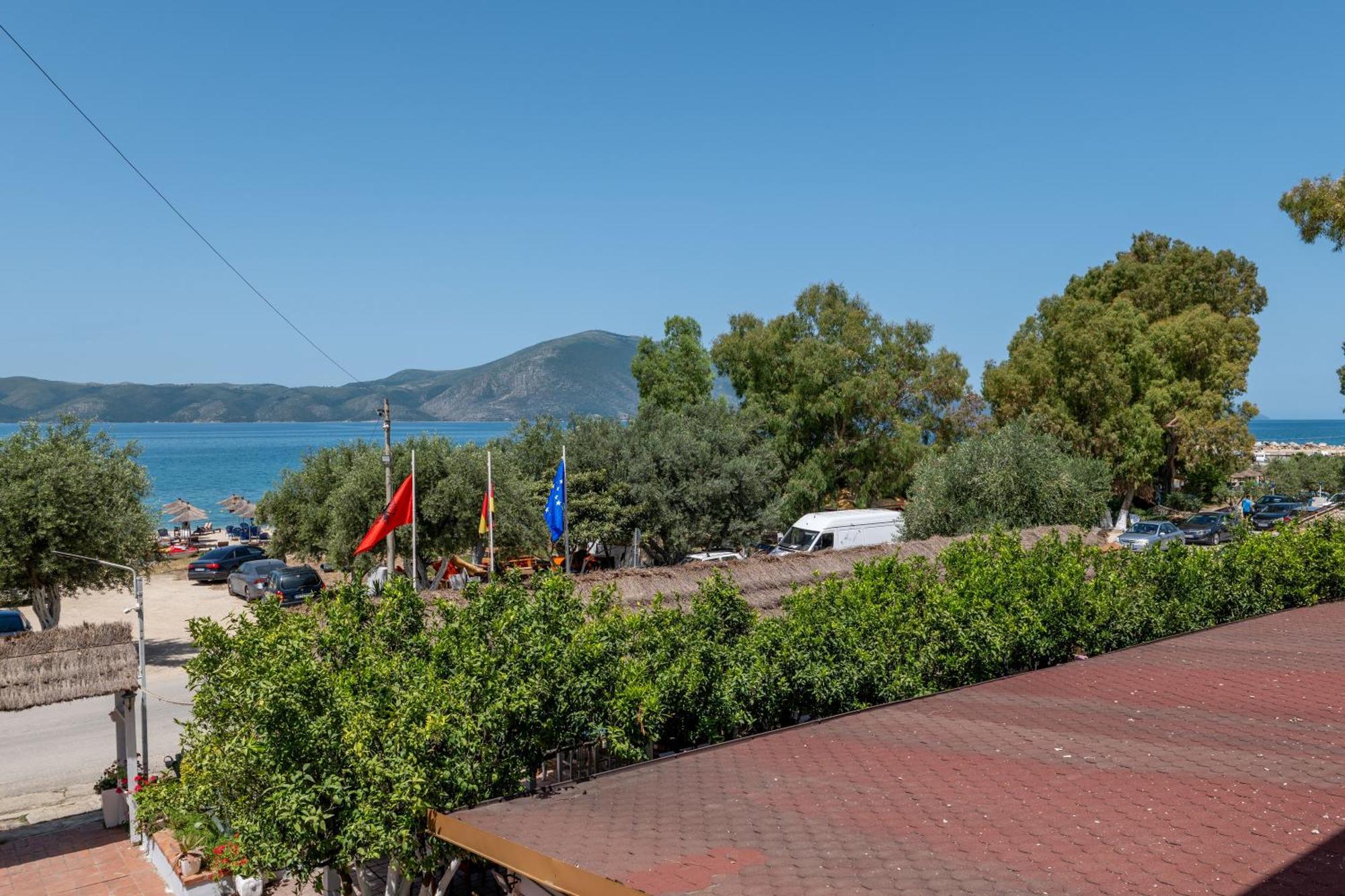 Hotel Nika Радима Экстерьер фото