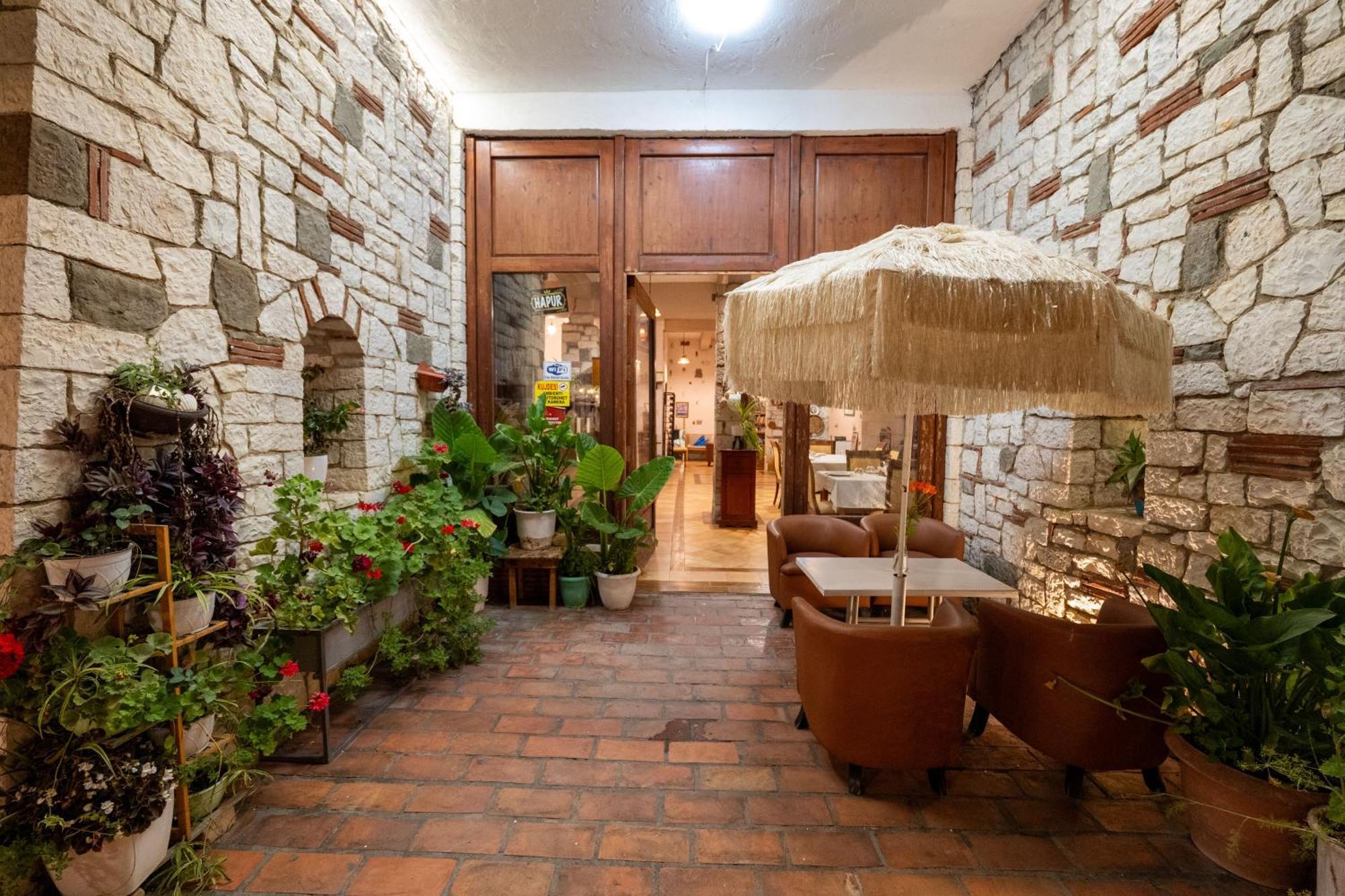 Hotel Nika Радима Экстерьер фото