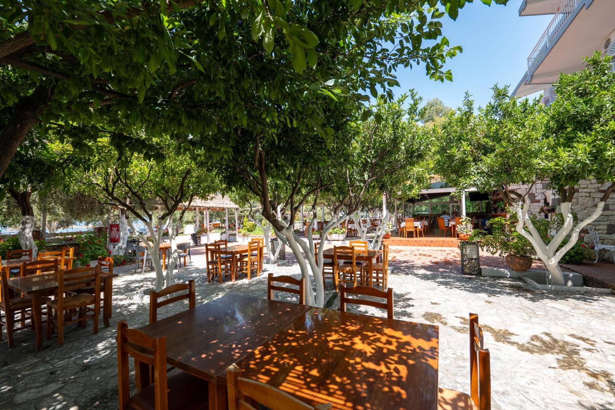Hotel Nika Радима Экстерьер фото