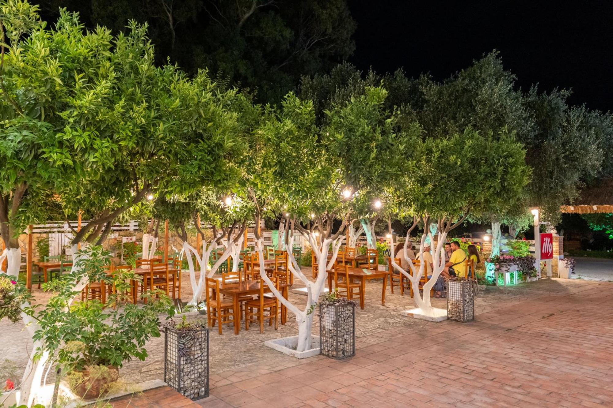 Hotel Nika Радима Экстерьер фото