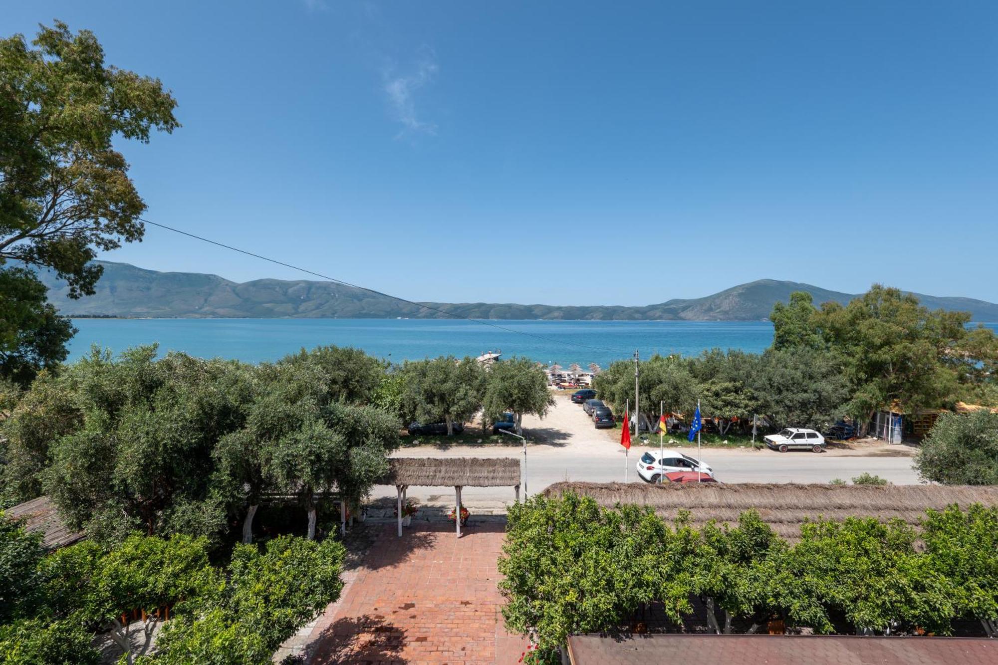 Hotel Nika Радима Экстерьер фото