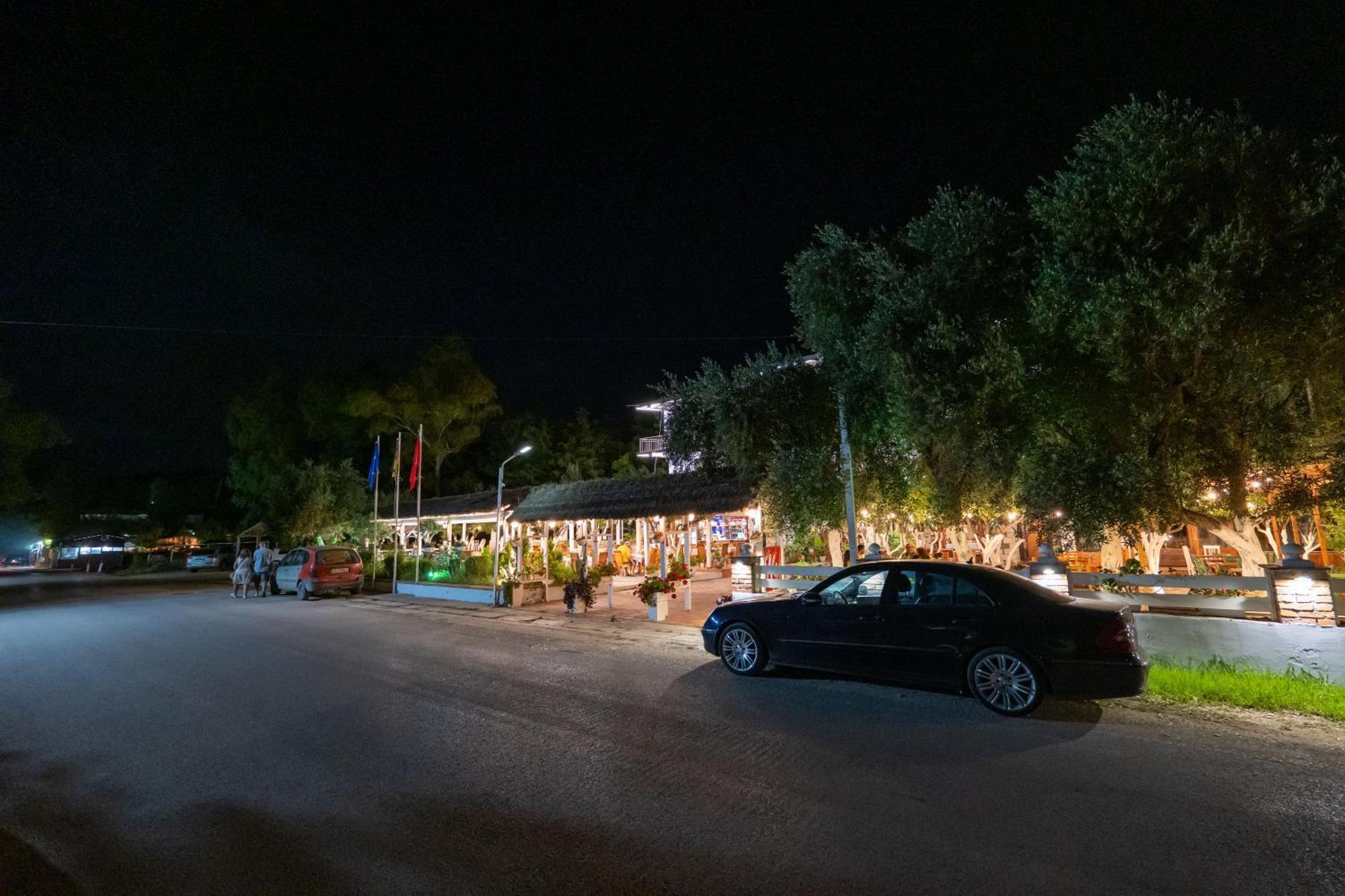 Hotel Nika Радима Экстерьер фото