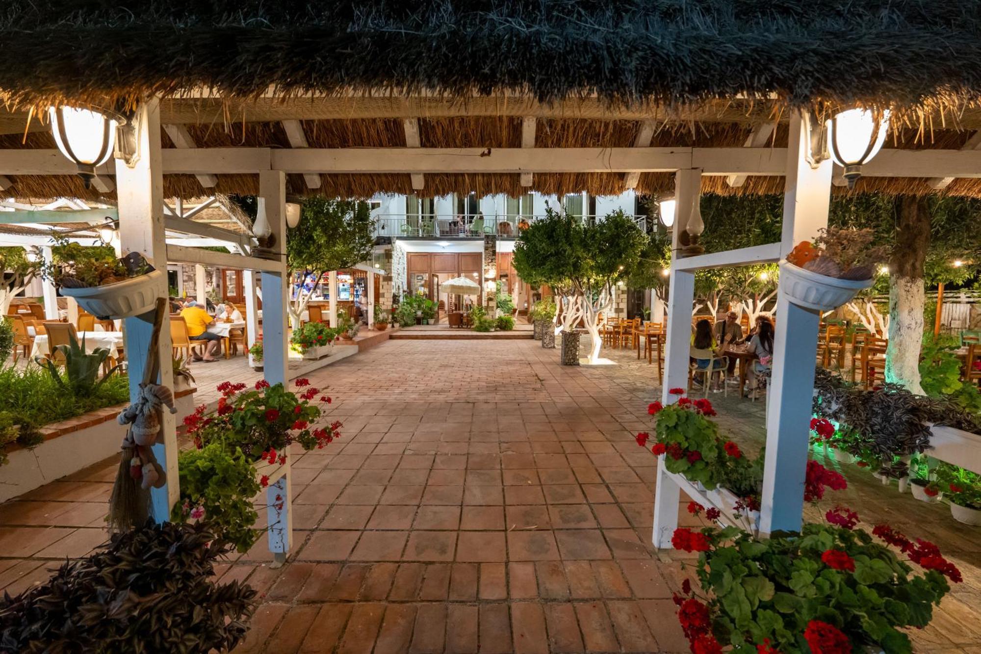 Hotel Nika Радима Экстерьер фото