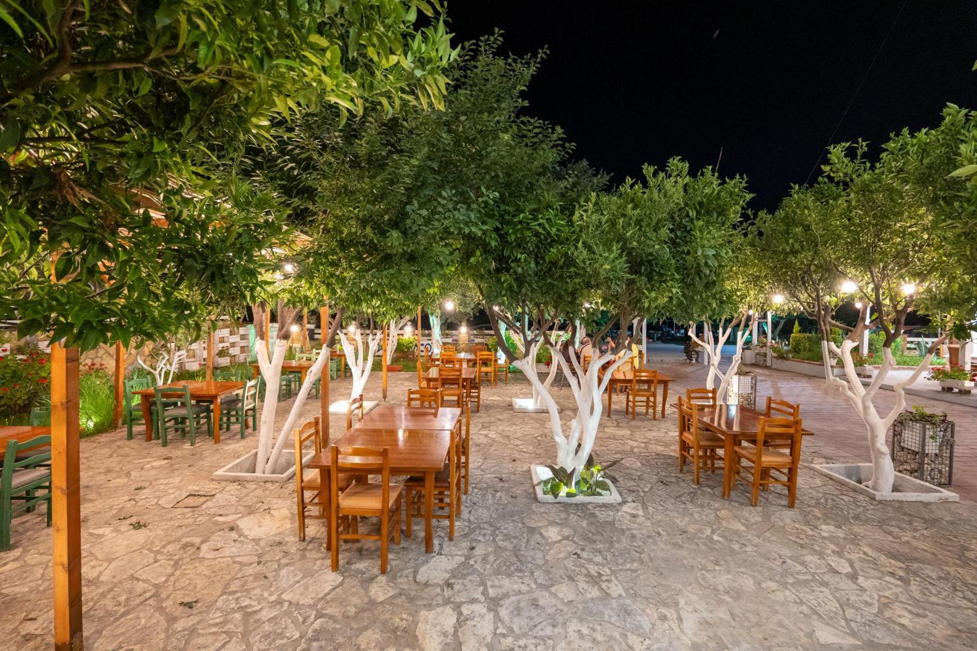 Hotel Nika Радима Экстерьер фото