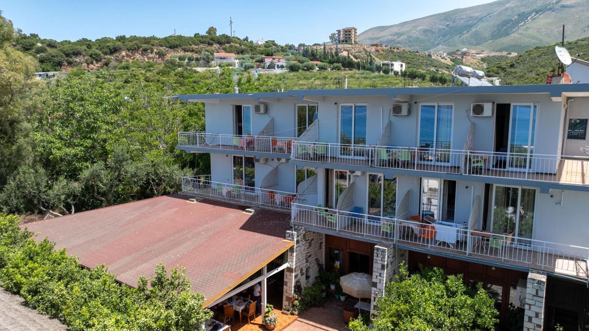 Hotel Nika Радима Экстерьер фото