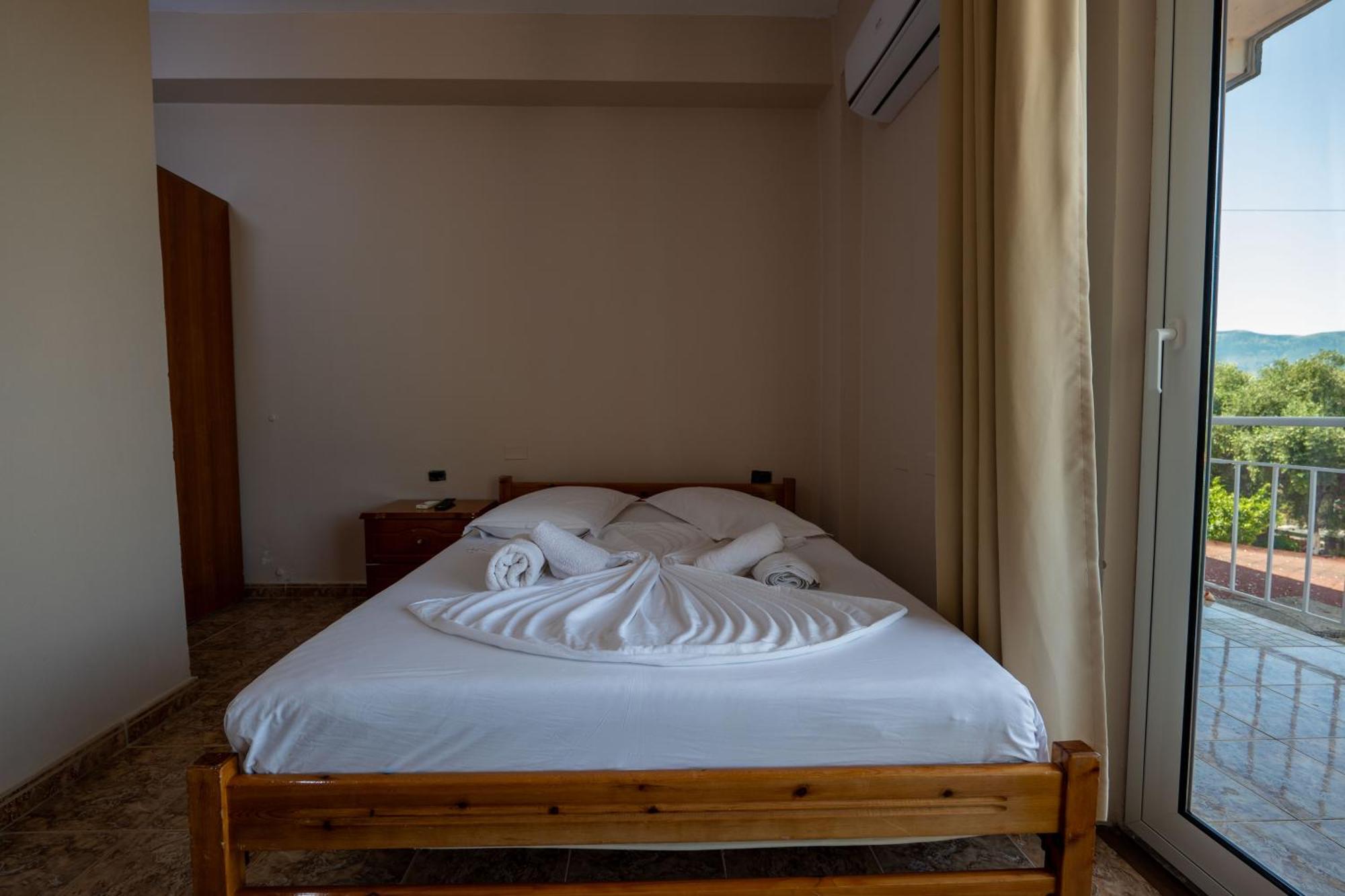 Hotel Nika Радима Экстерьер фото